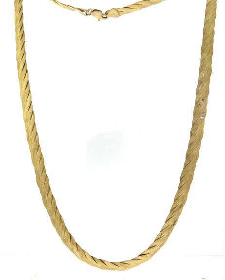 Outstanding Yellow Gold Collar Choker Herringbone Necklace