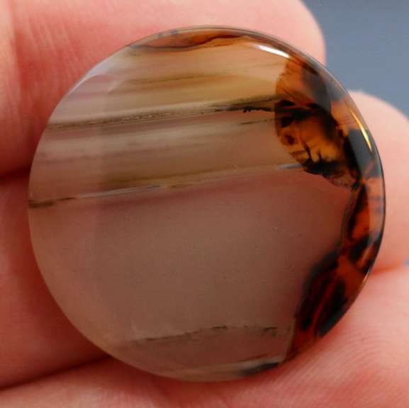 Eye-catching 33.15ct circular Agate