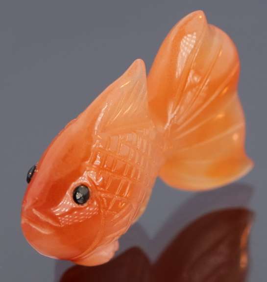 Adorable 17.54ct Agate and Sapphire fish carving