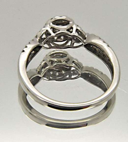 LADIES 10 KT WHITE GOLD DIAMOND HALO SETTING RING