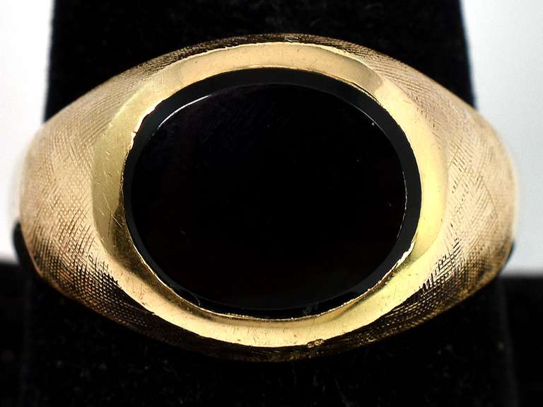 Bold Oval Onyx Ring in 14KT Yellow Gold