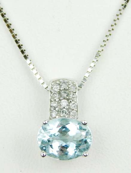 Elegant 14K Aquamarine & Diamonds Necklace