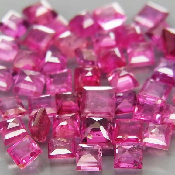 Thai pink! 4.39ct 45 piece princess cut Ruby set