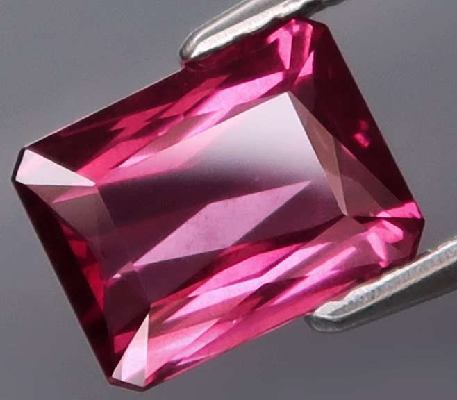 Simply lovely 2.16ct violet pink Rhodolite Garnet
