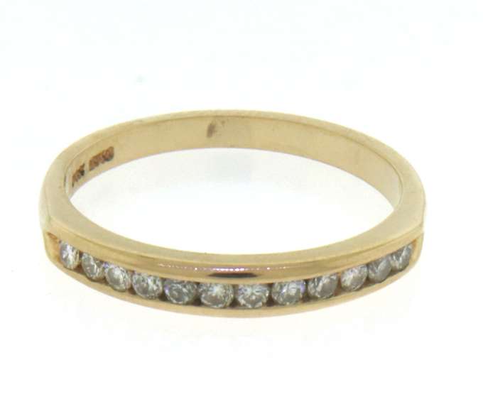 Eelgant Yellow Gold Diamond Channel Set Band
