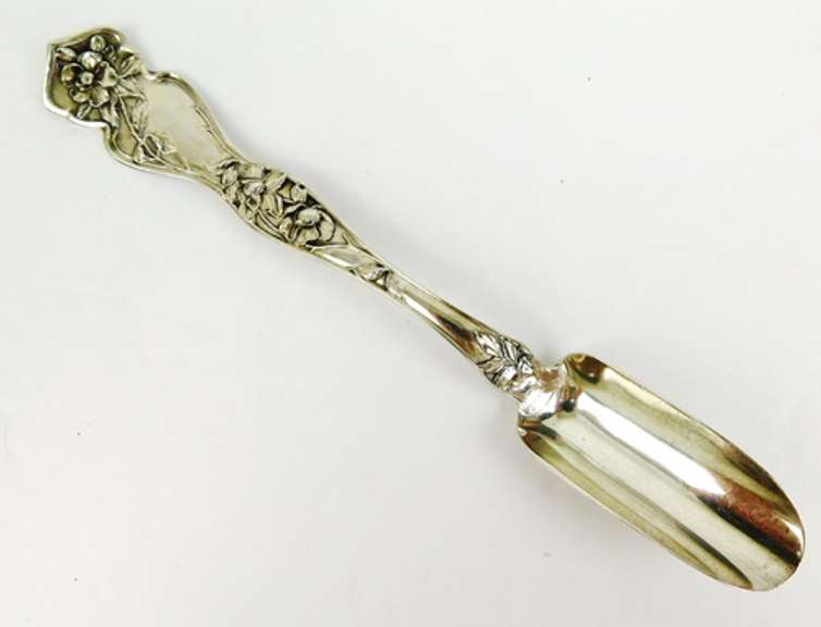 Antique Ornate Sterling Silver Cheese Scoop