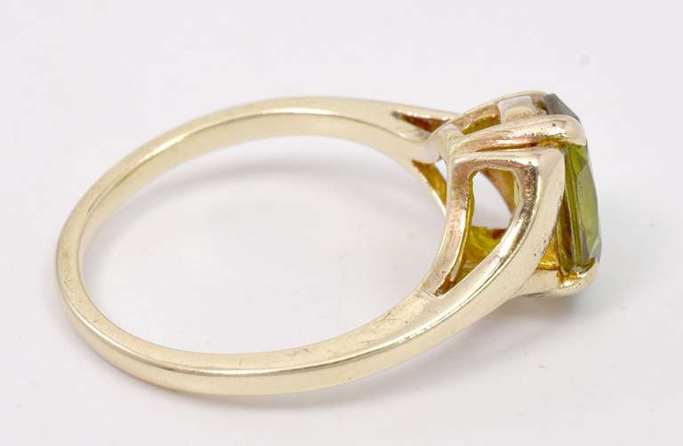 Vintage Peridot Ring in Yellow Gold