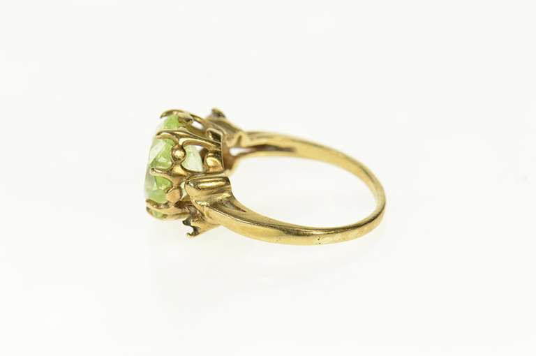 10K Yellow Gold 1940's Lime Quartz Star Rhinestone Accent Ring