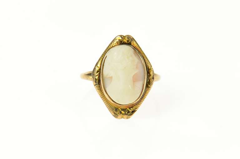 10K Yellow Gold Victorian Ornate Carved Shell Cameo Ring