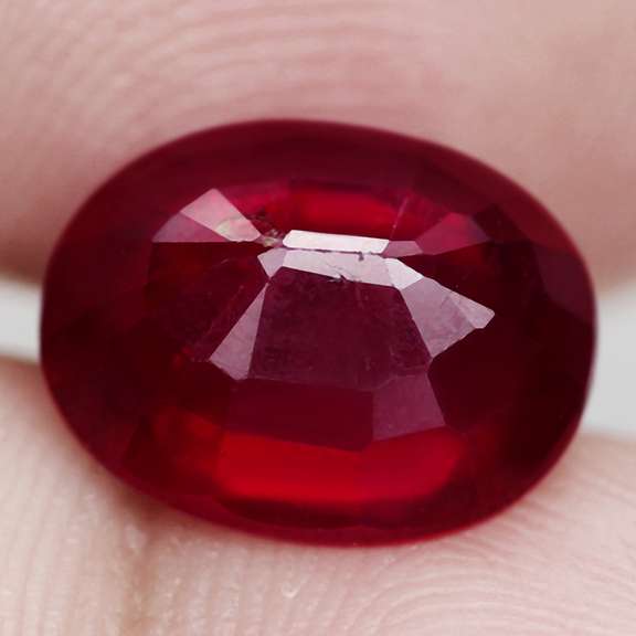 Ravishing blood red 4.91ct Ruby from Madagascar