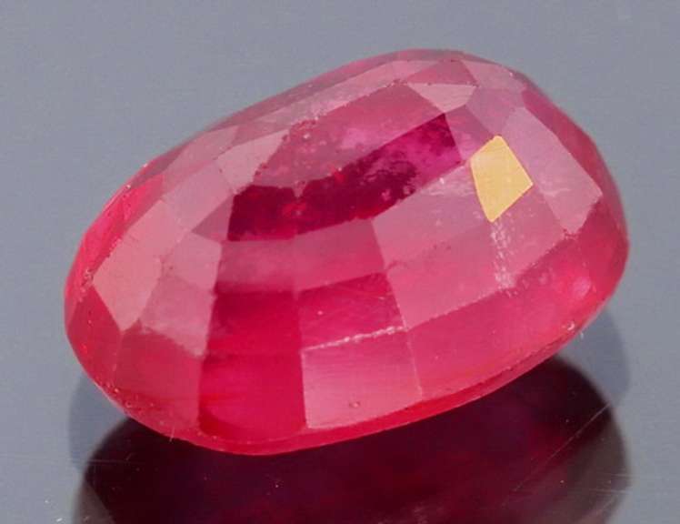 Stunning 7.90ct reddish pink Ruby