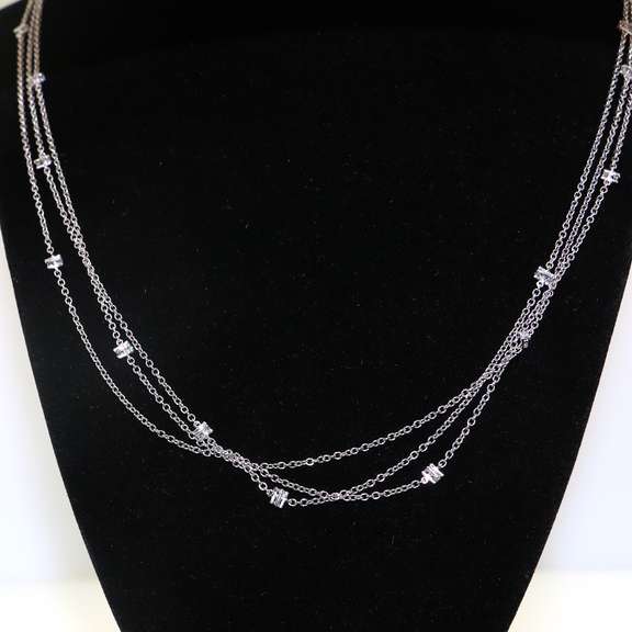 Incredible 18KT 0.75CTW Diamond Station Necklace