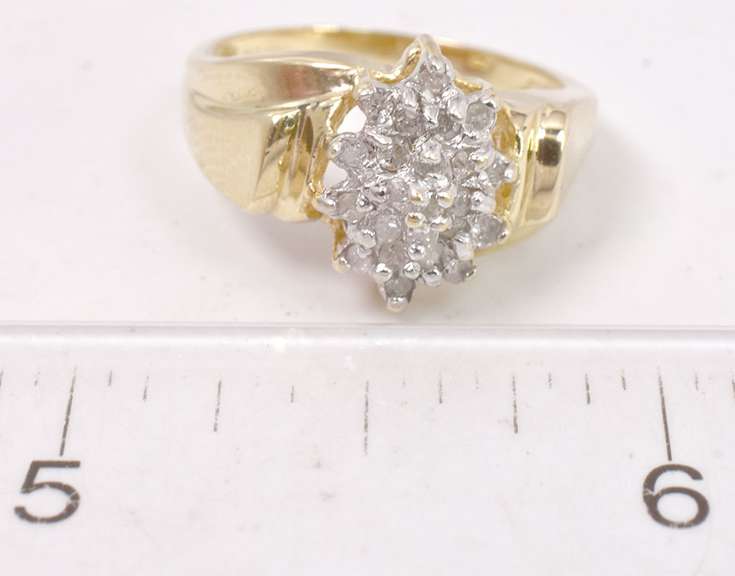 Vintage Diamond Cluster Ring in Gold