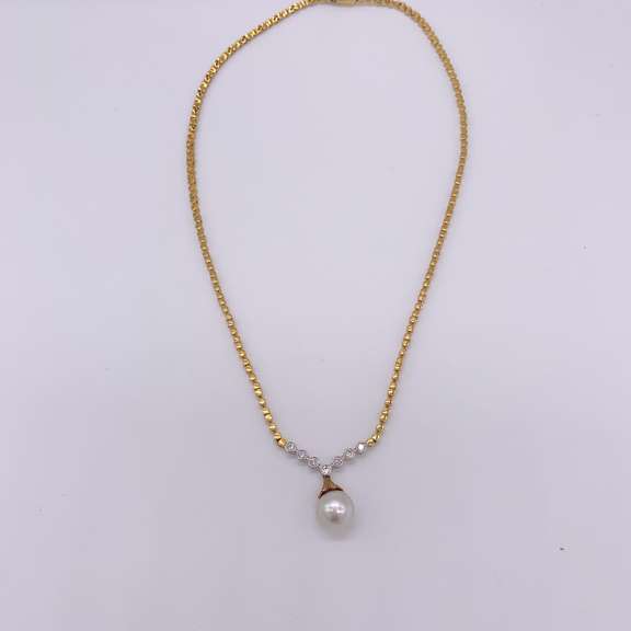 Stunning 18kt Gold, Pearl, & Diamond Pendant Necklace
