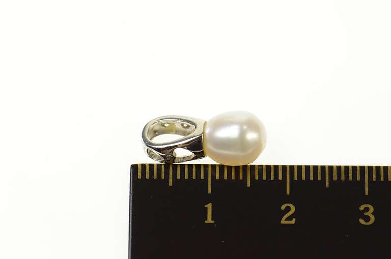 10K White Gold Diamond Pearl Classic Simple Pendant