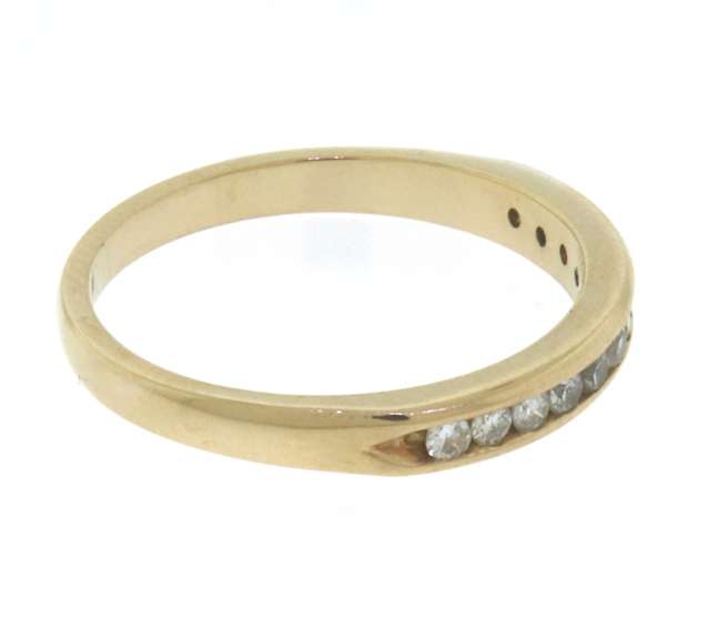 Eelgant Yellow Gold Diamond Channel Set Band