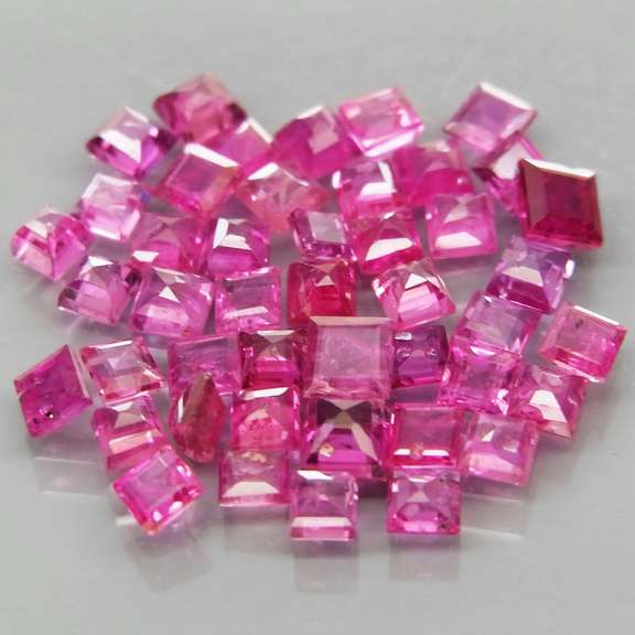 Thai pink! 4.39ct 45 piece princess cut Ruby set