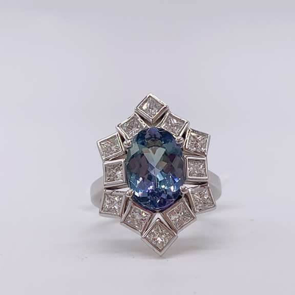 18kt Gold, Tanzanite, & Diamond Ring