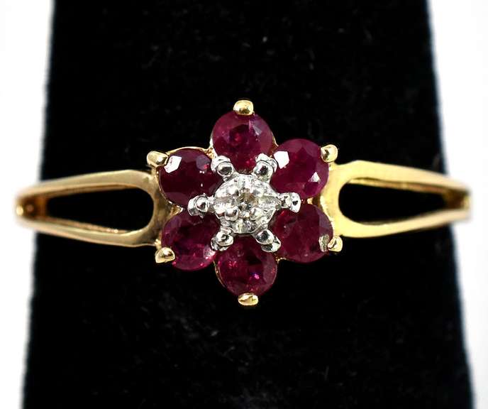 Lively 0.24CTW Ruby Ring in 14KT Yellow Gold