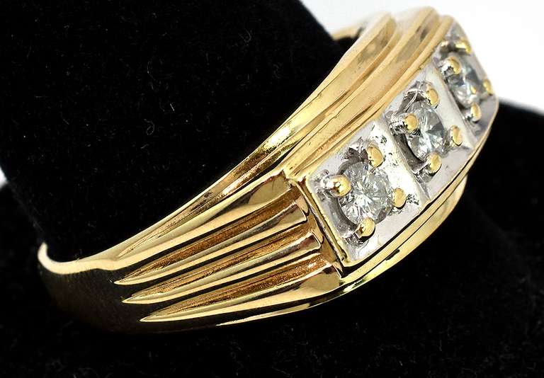 Heavy Approx. 0.44CTW Diamond Ring in 2-Tone Gold