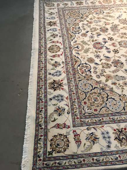 Stunning Silk  & Wool Rug 8.1x10.2