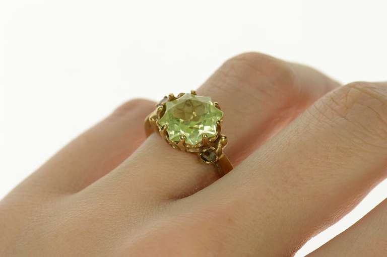 10K Yellow Gold 1940's Lime Quartz Star Rhinestone Accent Ring