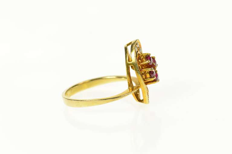 14K Yellow Gold 1940's Wavy Ruby Cluster Diamond Wave Ring