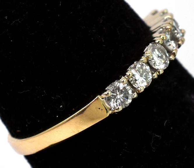 Sweet 7-Stone 0.43CTW Diamond Ring in 14KT Yellow Gold