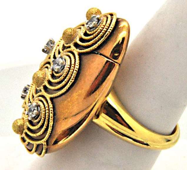 18 KT YELLOW GOLD FREE FORM DIAMOND RING