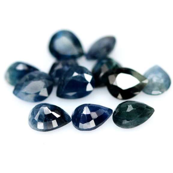 Captivating royal blue 4.68ct Sapphire set