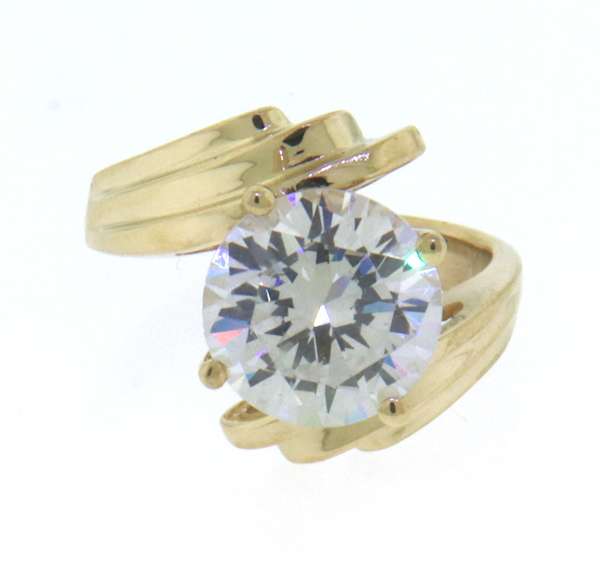 Dazzling Round Cubic Zirconia Yellow Gold Ring