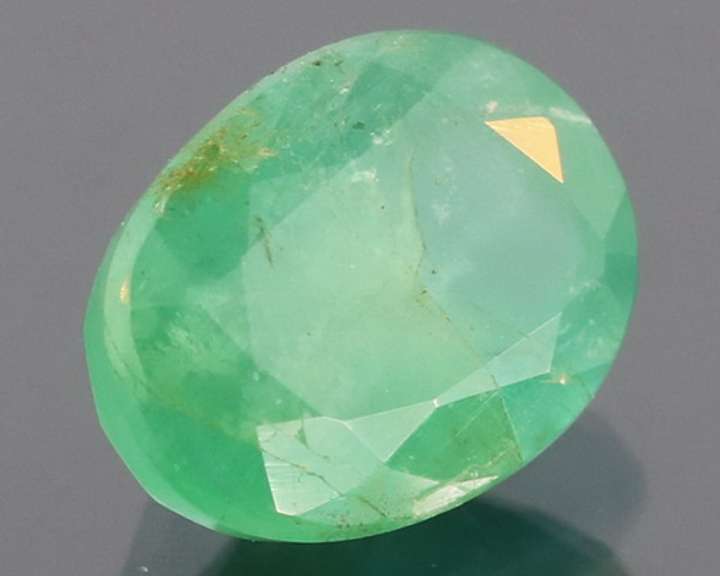 Fantastic color! 2.75ct rich green Colombian Emerald