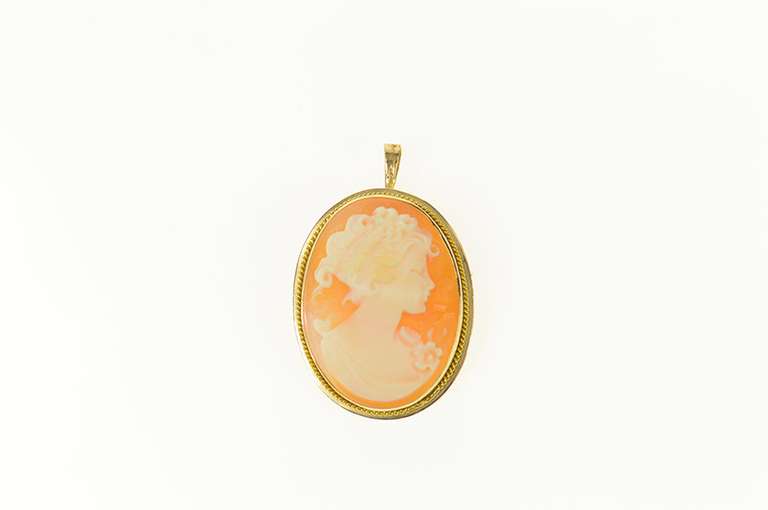 14K Yellow Gold Oval Carved Shell Cameo Victorian Pendant/Pin