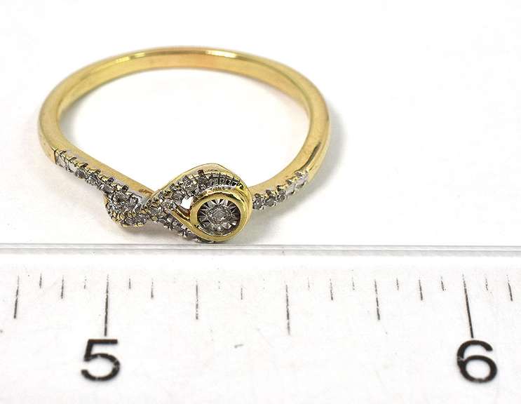 Understated Diamond Chip Ring in Yellow Gold