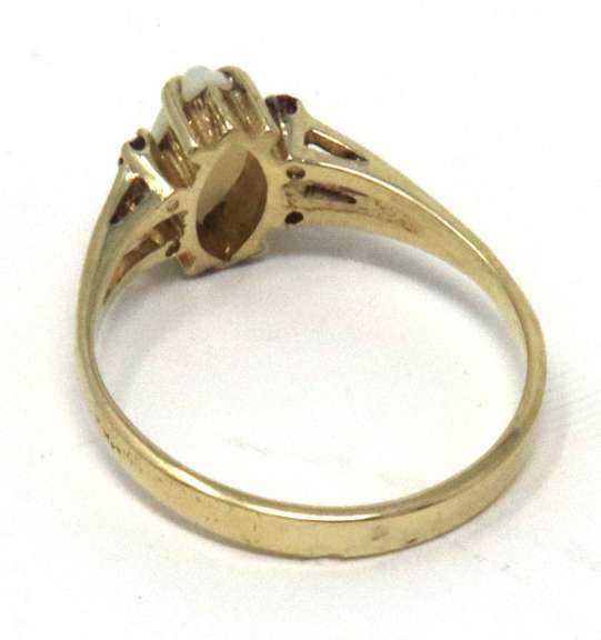 Beautiful Yellow Gold Marquise Opal Ring