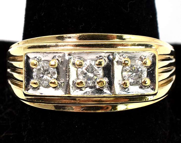 Heavy Approx. 0.44CTW Diamond Ring in 2-Tone Gold