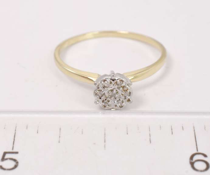 Diamond Accent Cluster Ring in Gold