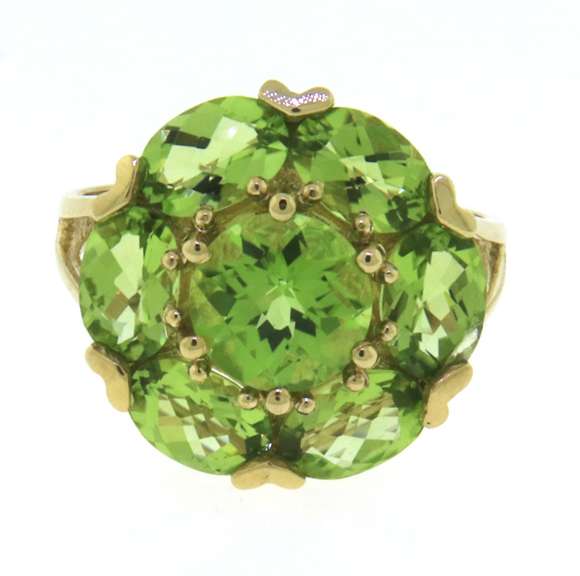 Charming Yellow Gold Peridot Circle Cluster Ring