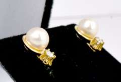 Lovely Pearl & Diamond Earrings, 14KT
