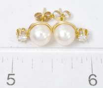 Lovely Pearl & Diamond Earrings, 14KT