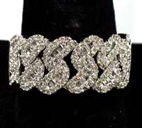 Elegant Design Diamond Band Ring in Gold