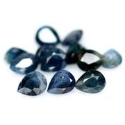 Captivating royal blue 4.68ct Sapphire set