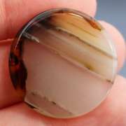Eye-catching 33.15ct circular Agate