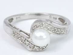Classy Pearl & CZ Ring in Sterling Silver
