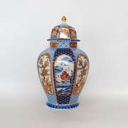 Elegant Porcelain Lidded Ginger Jar Vase from Japan, in White, Blue and Terra-cotta