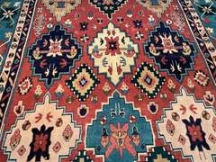 Stunning Caucasian Design 5x8