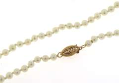 White Fresh Water Pearl Necklace w Gold Clasp