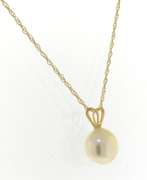 Stunning Pearl Pendant on White Gold Chain