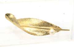 Handsome Textured Feather Pin with 5.75mm Pearl