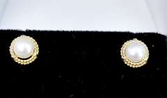 Classic Pearl Earrings in 14KT